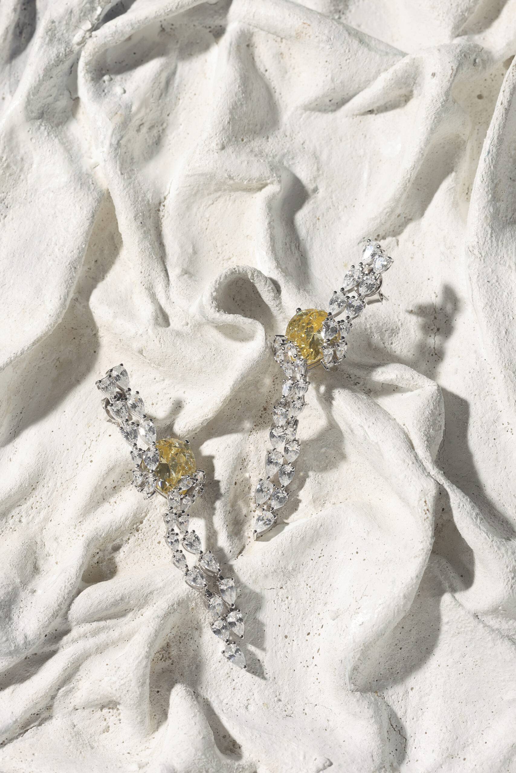 Chutte yellow heart bridales