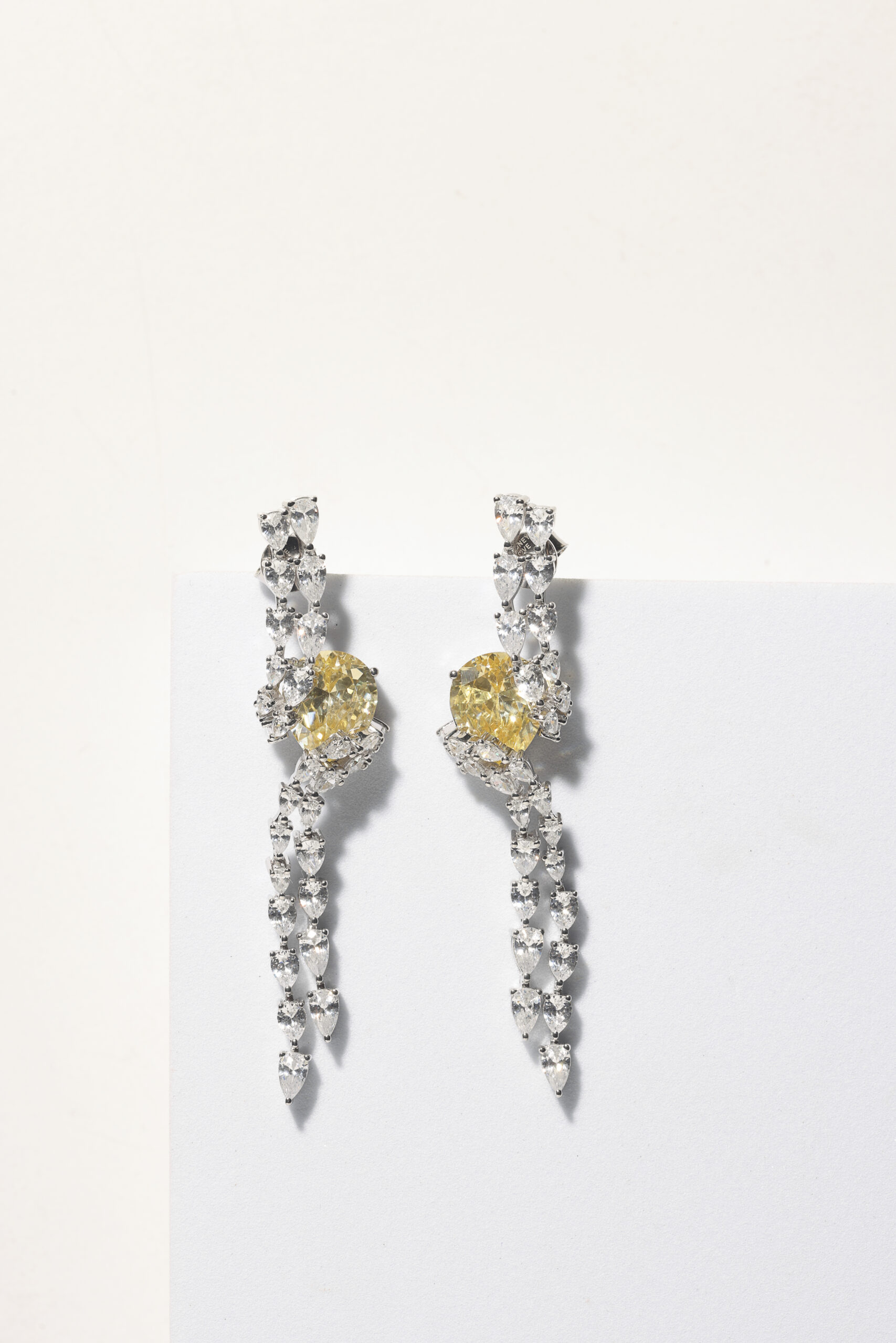 Chutte yellow heart bridales