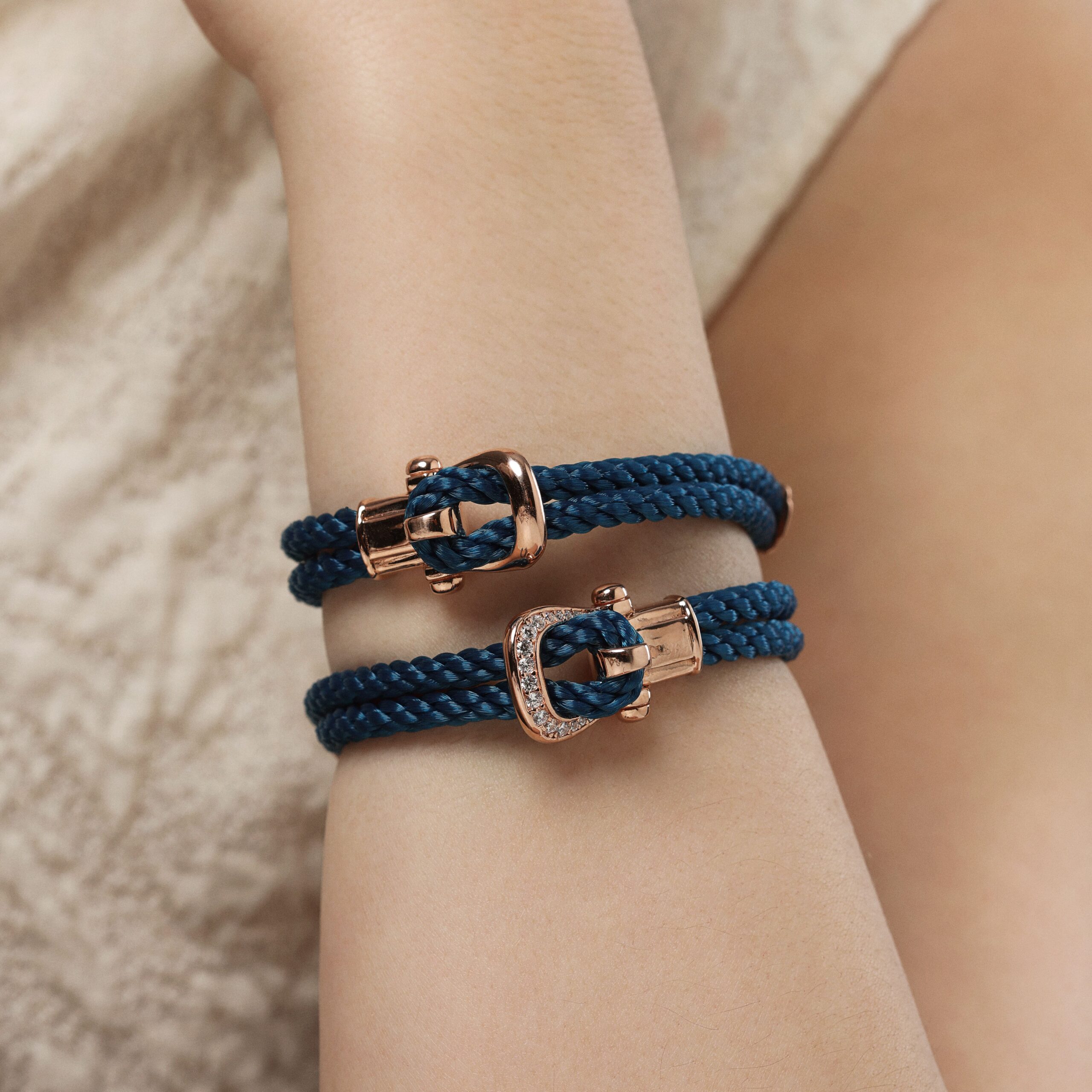 BR00029-bleu-silver-min-scaled-1