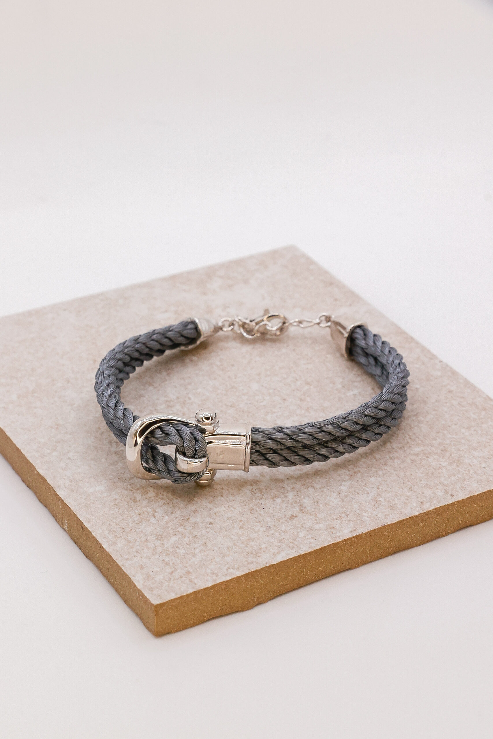 BR00029-silver-gris-scaled-1