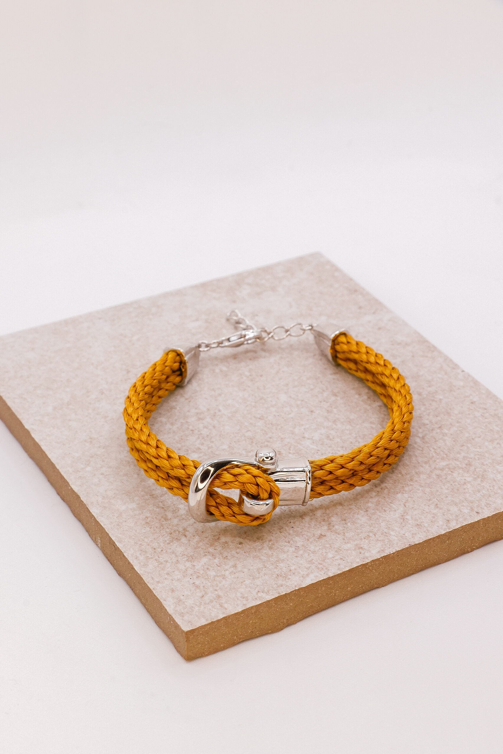 BR00029-silver-jaune-scaled-1