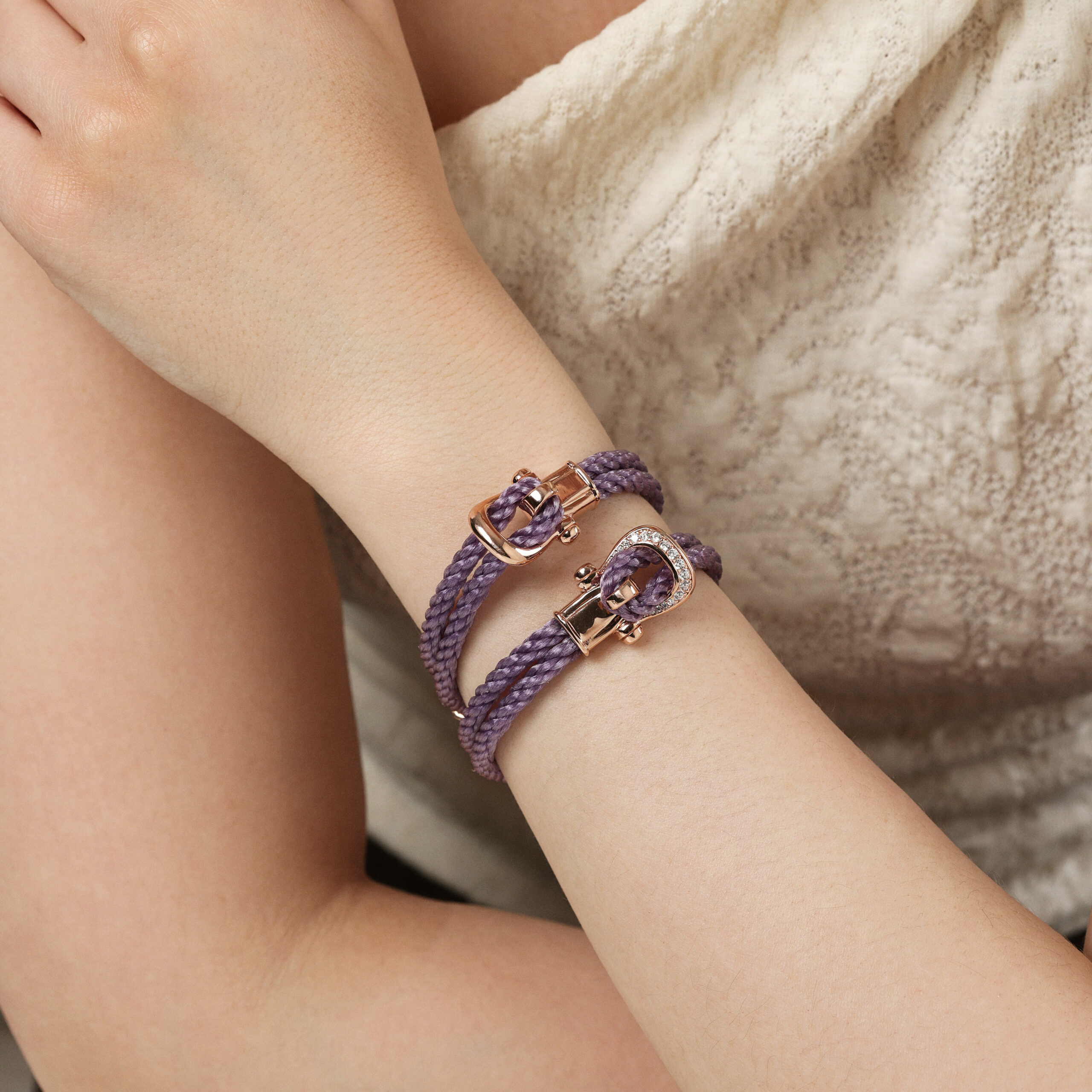 bracelet-lock-double-cordons-color-sertiMASSIF-VIOLET-OR-scaled-1