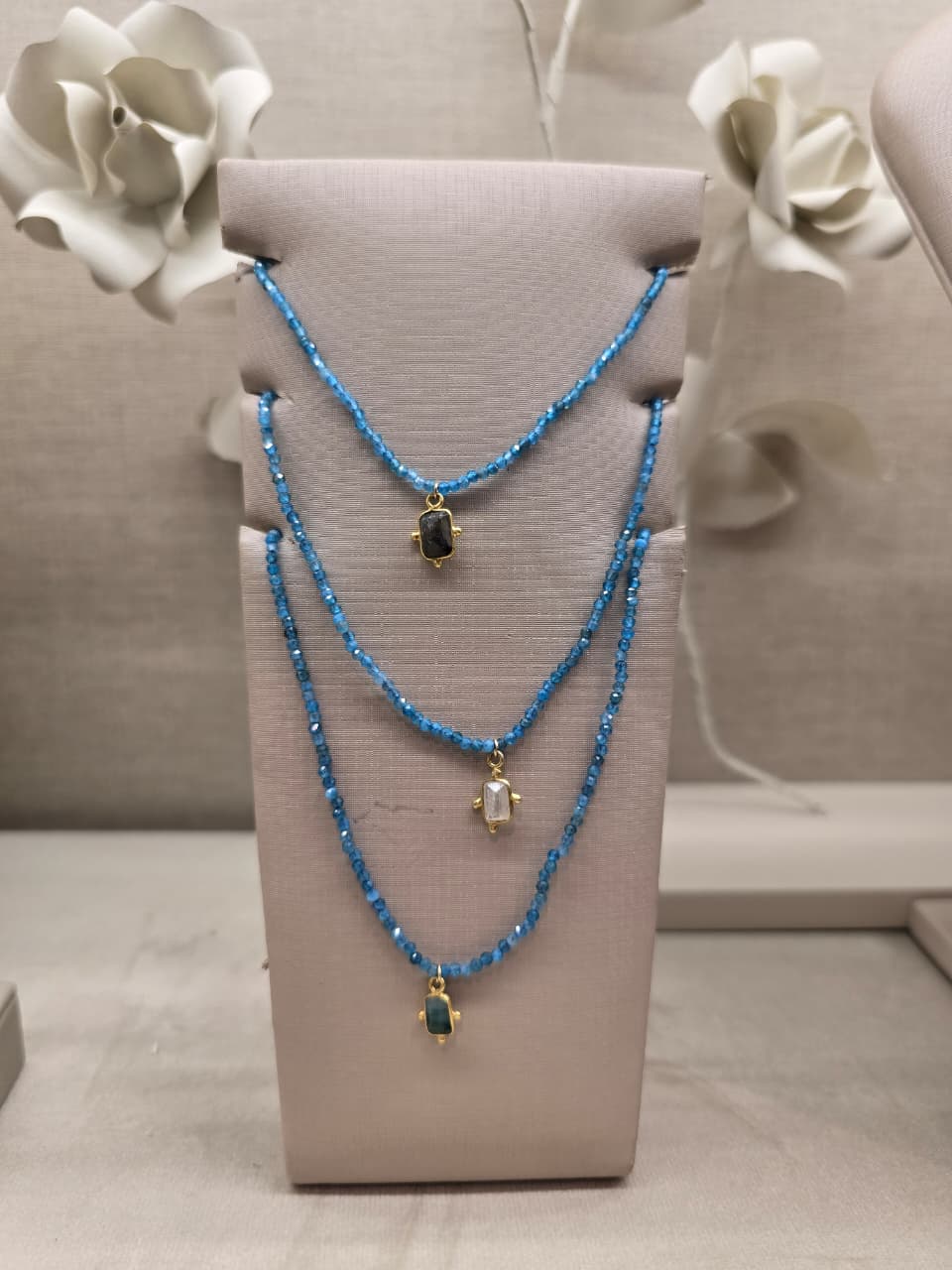 Collier mini gems Paris 1